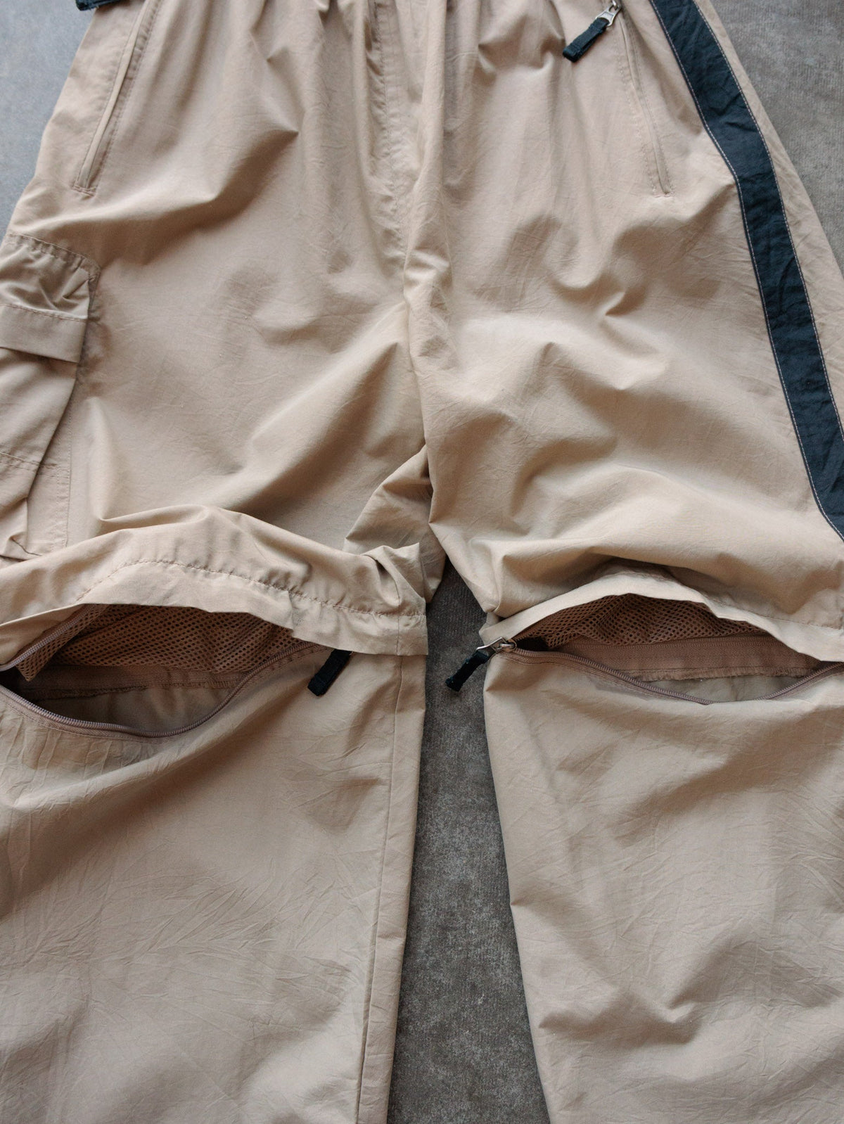 Vintage Beige Convertible Cargo Track Pants (M)
