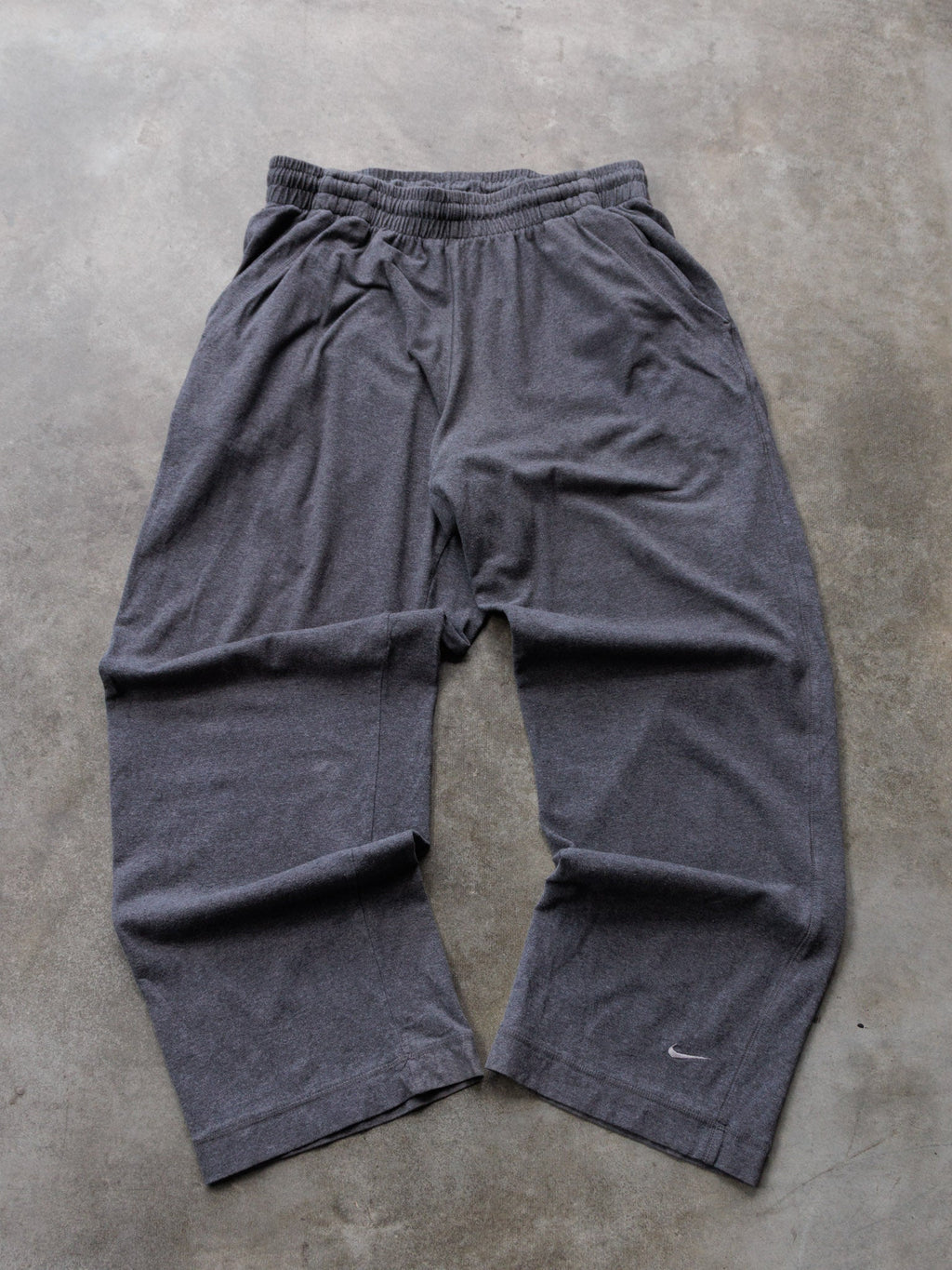 Vintage 00s Grey Nike Sweatpants (L)
