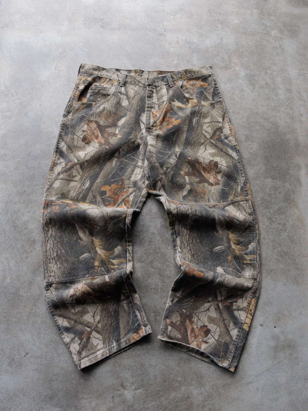 Vintage 90s Brown Realtree Hardwoods Camo Wrangler Pants (W38)