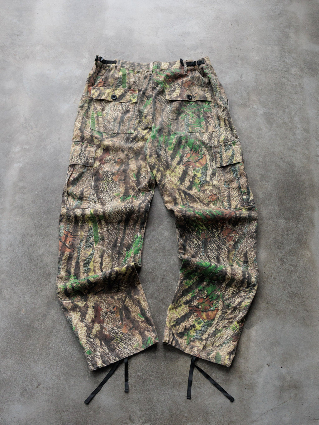 Vintage Brown Crossover Camo Cargo Pants (L)