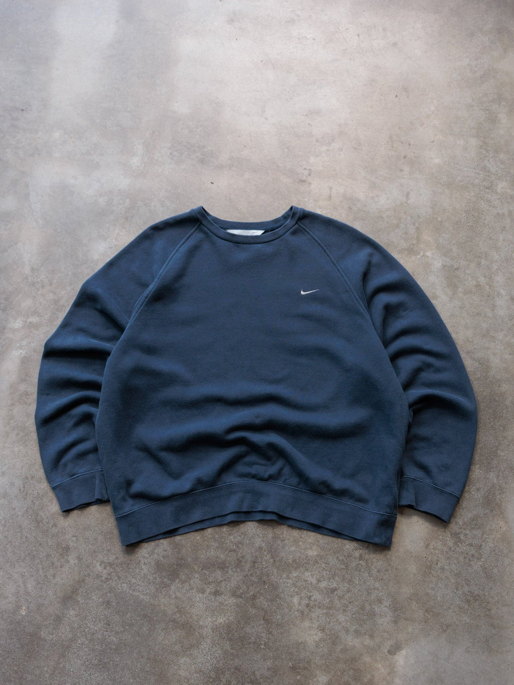 Vintage 00s Navy Nike Sweatshirt (L)