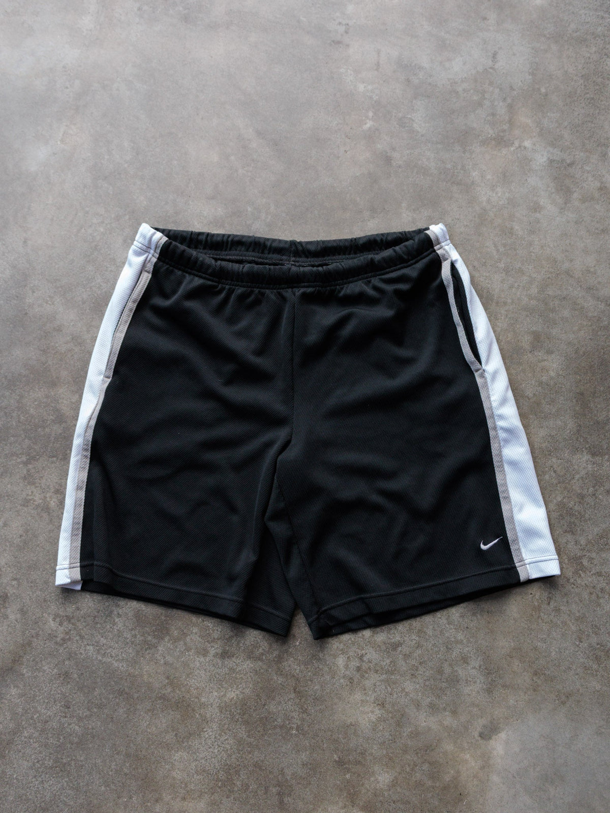Vintage 00s Black Nike Shorts (XL)