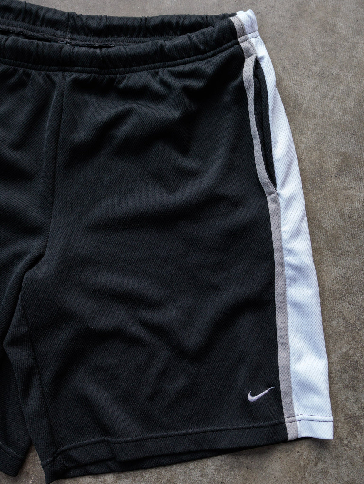 Vintage 00s Black Nike Shorts (XL)