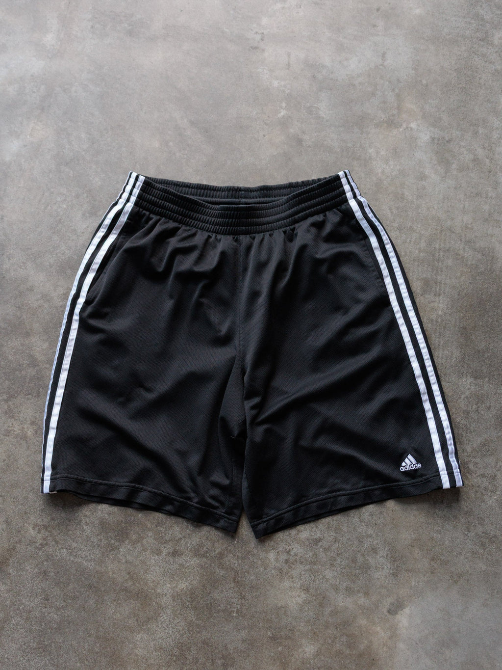 Vintage 00s Black Adidas Mesh Shorts (L)