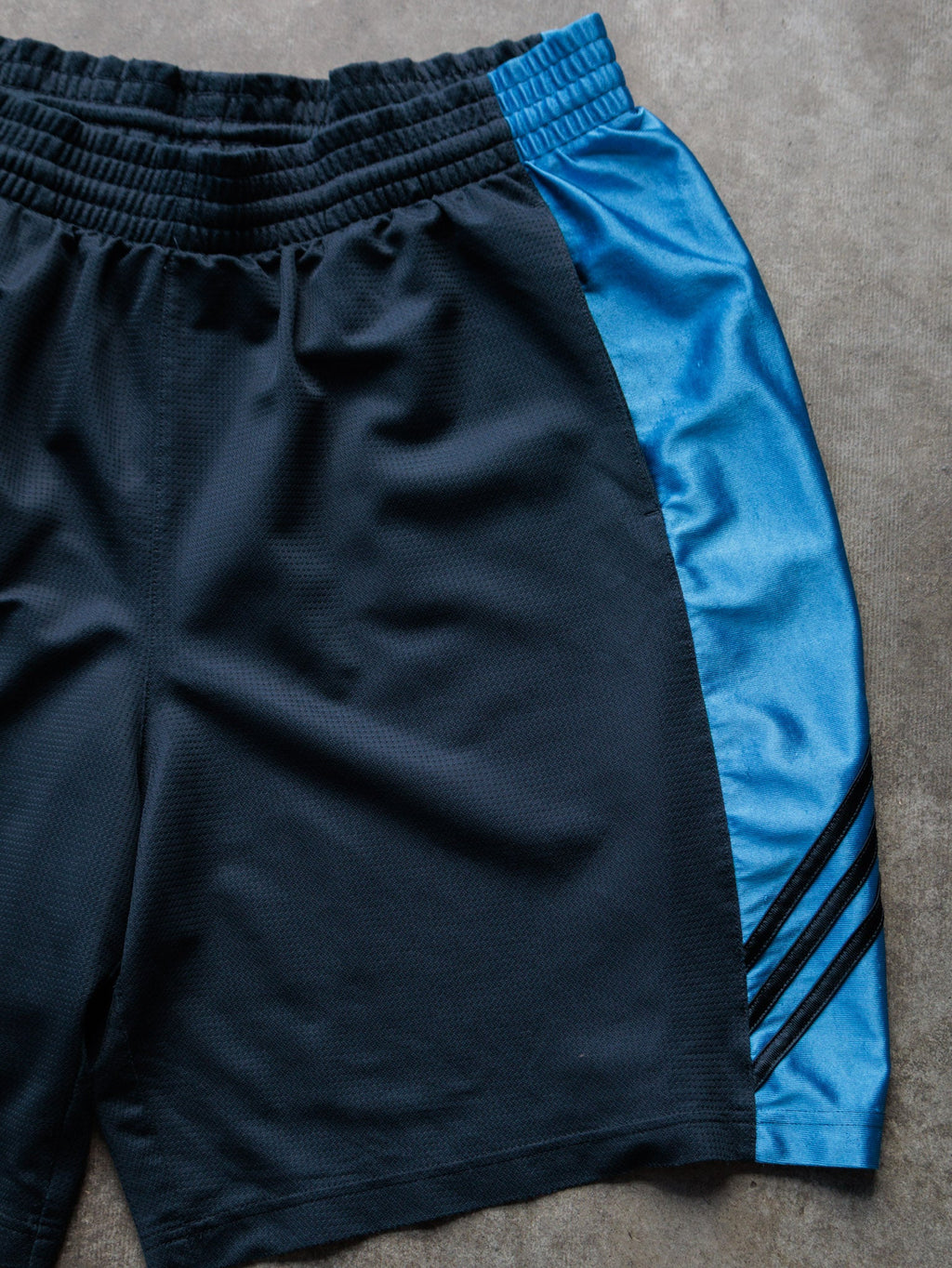 Vintage 00s Navy Adidas Shorts (XL)