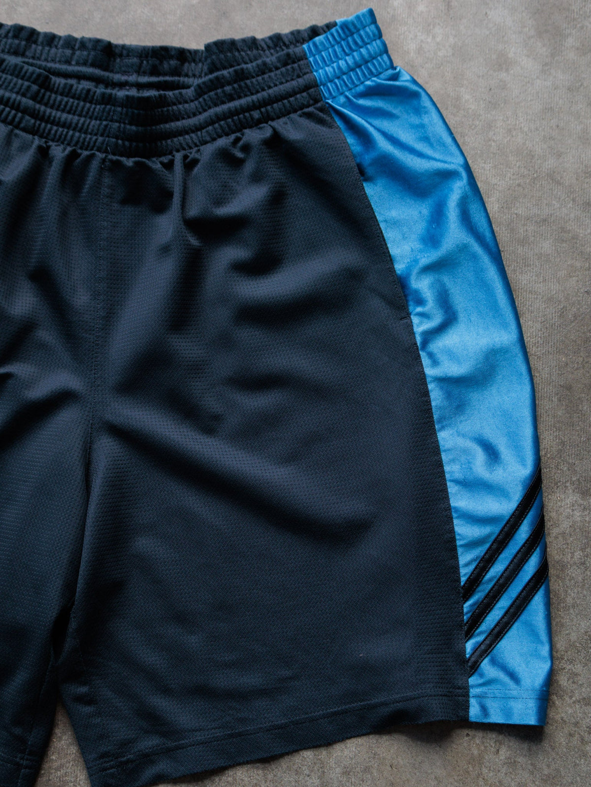 Vintage 00s Navy Adidas Shorts (XL)