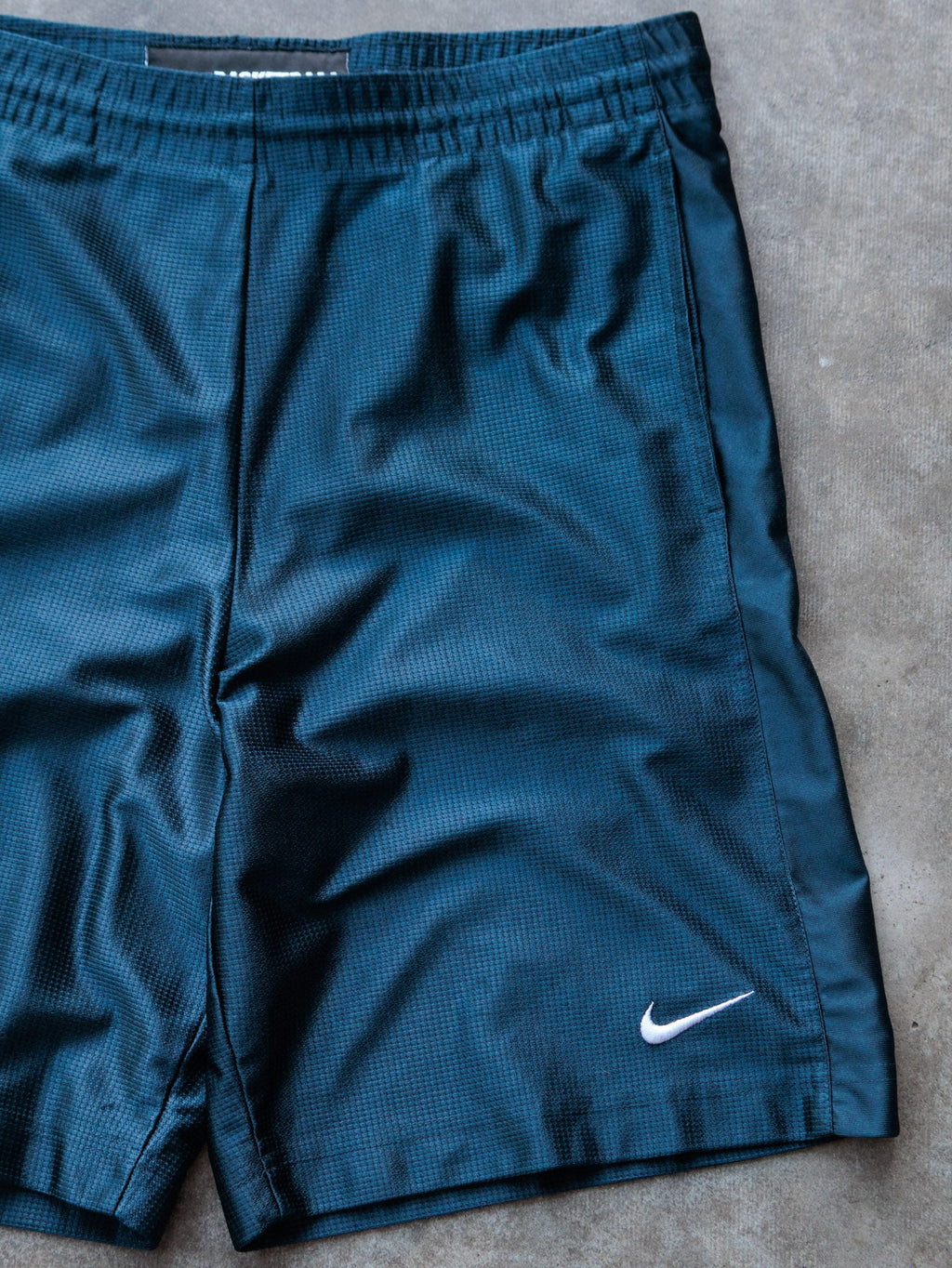 Vintage 90s Navy Nike Basketball Shorts (L)