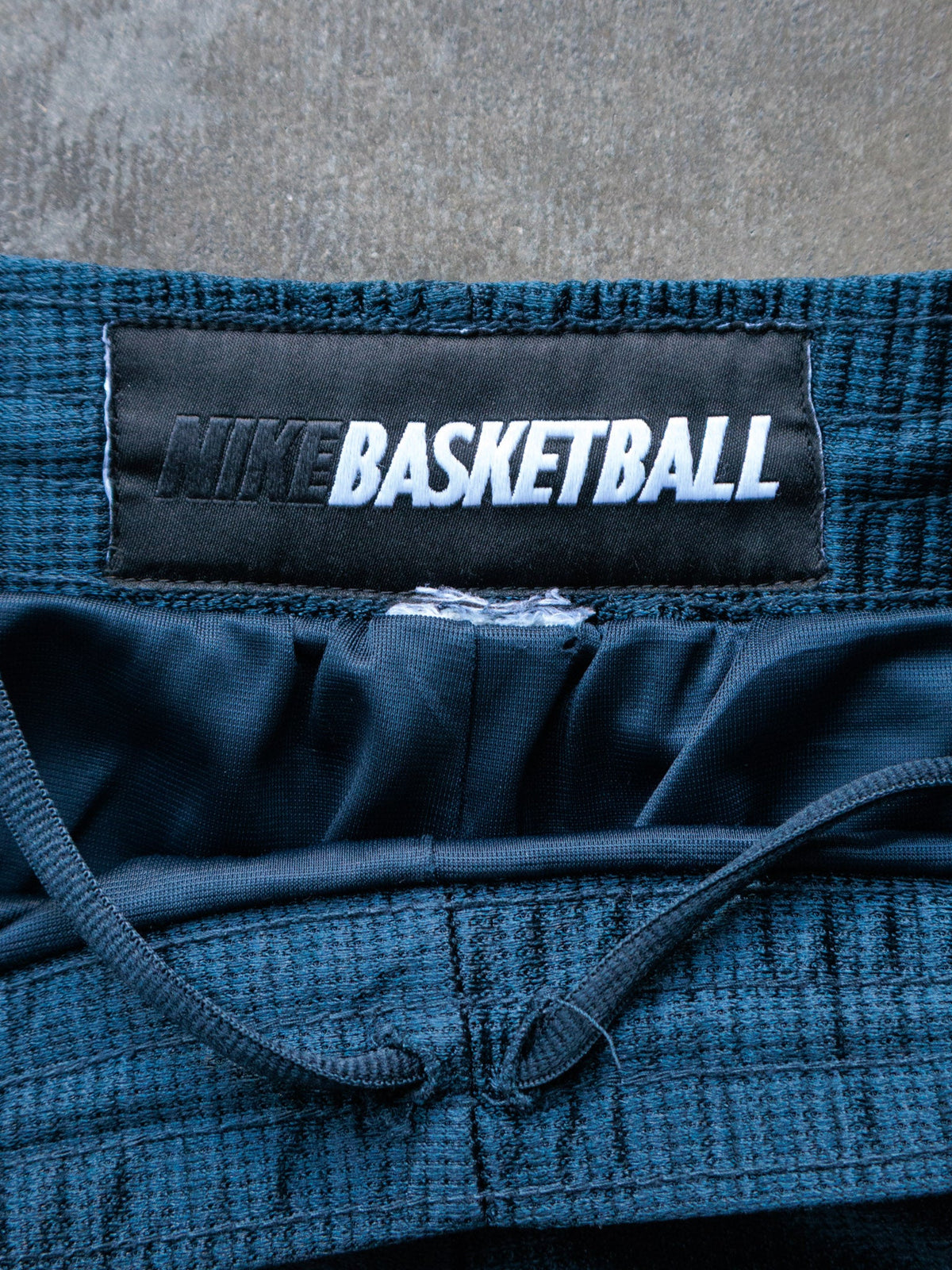 Vintage 90s Navy Nike Basketball Shorts (L)