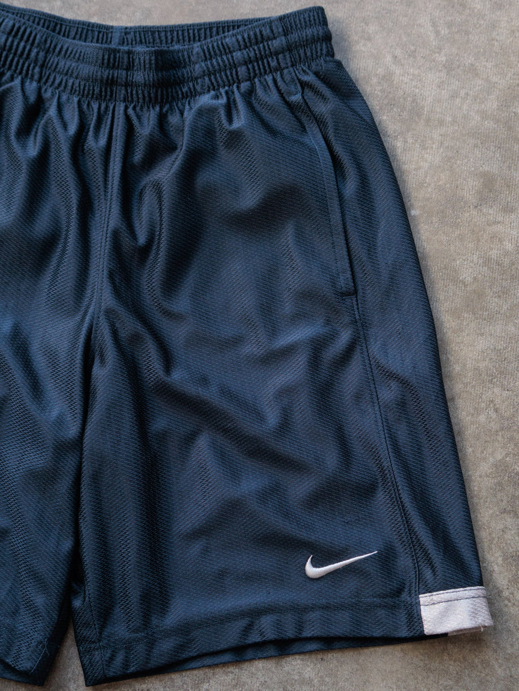 Vintage 00s Navy Nike Shorts (S)