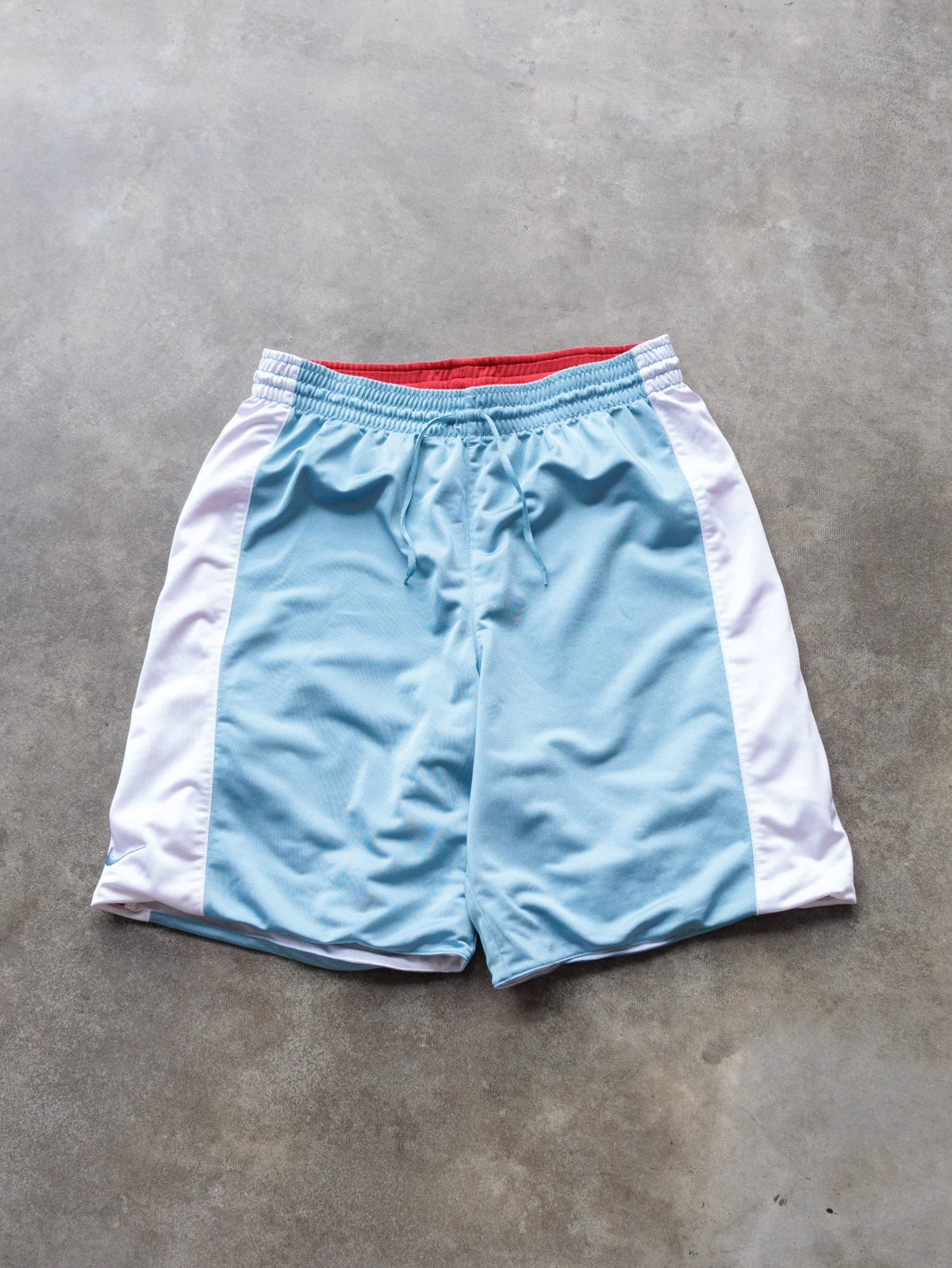Vintage Red & Blue Nike Reversible Basketball Shorts (M)