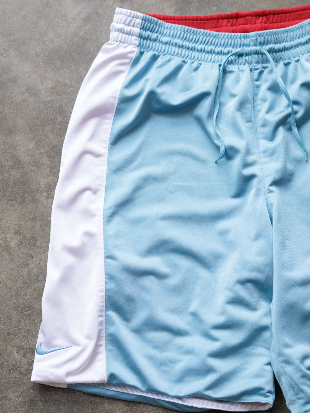 Vintage Red & Blue Nike Reversible Basketball Shorts (M)