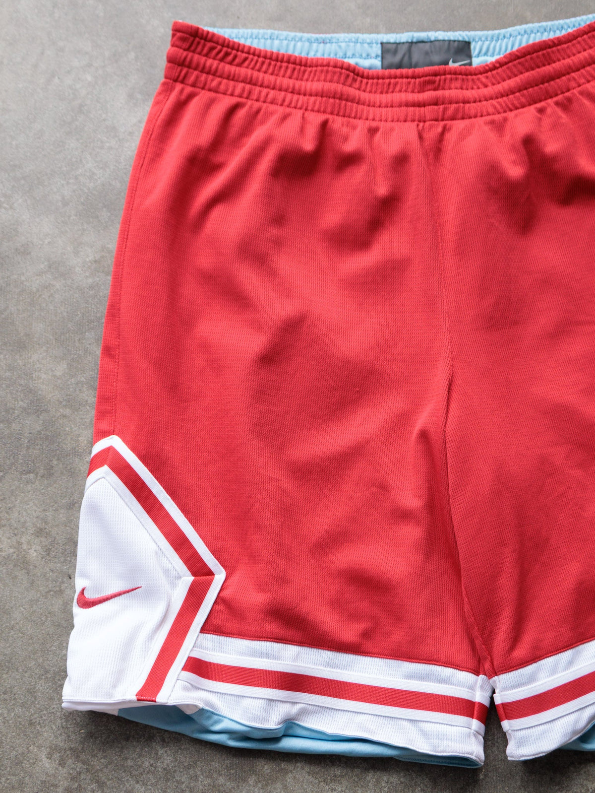 Vintage Red & Blue Nike Reversible Basketball Shorts (M)