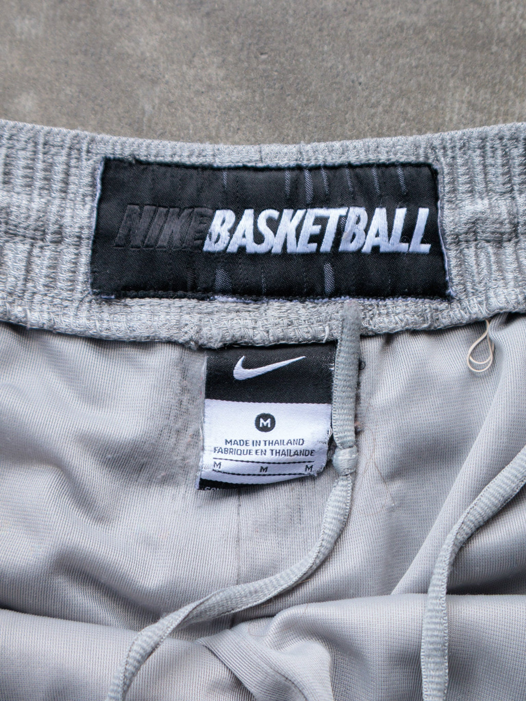 Vintage 00s Grey Nike Basketball Shorts (M)