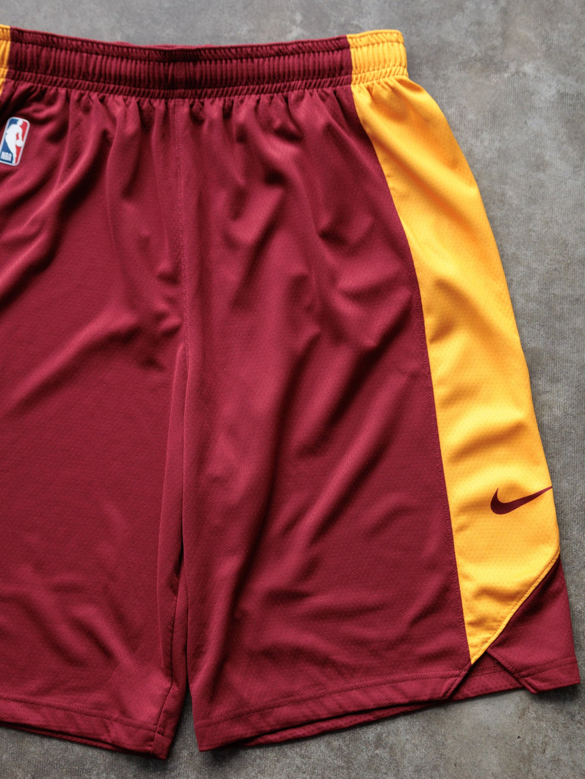 Red Nike Cleveland Cavaliers Basketball Shorts (L)