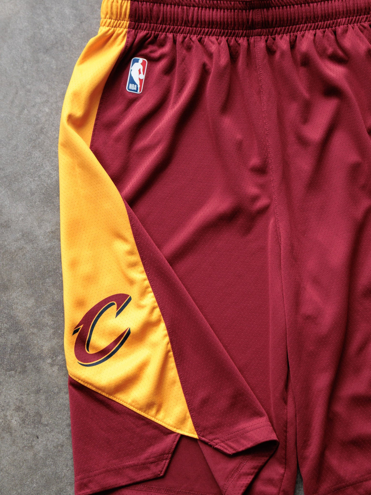 Red Nike Cleveland Cavaliers Basketball Shorts (L)