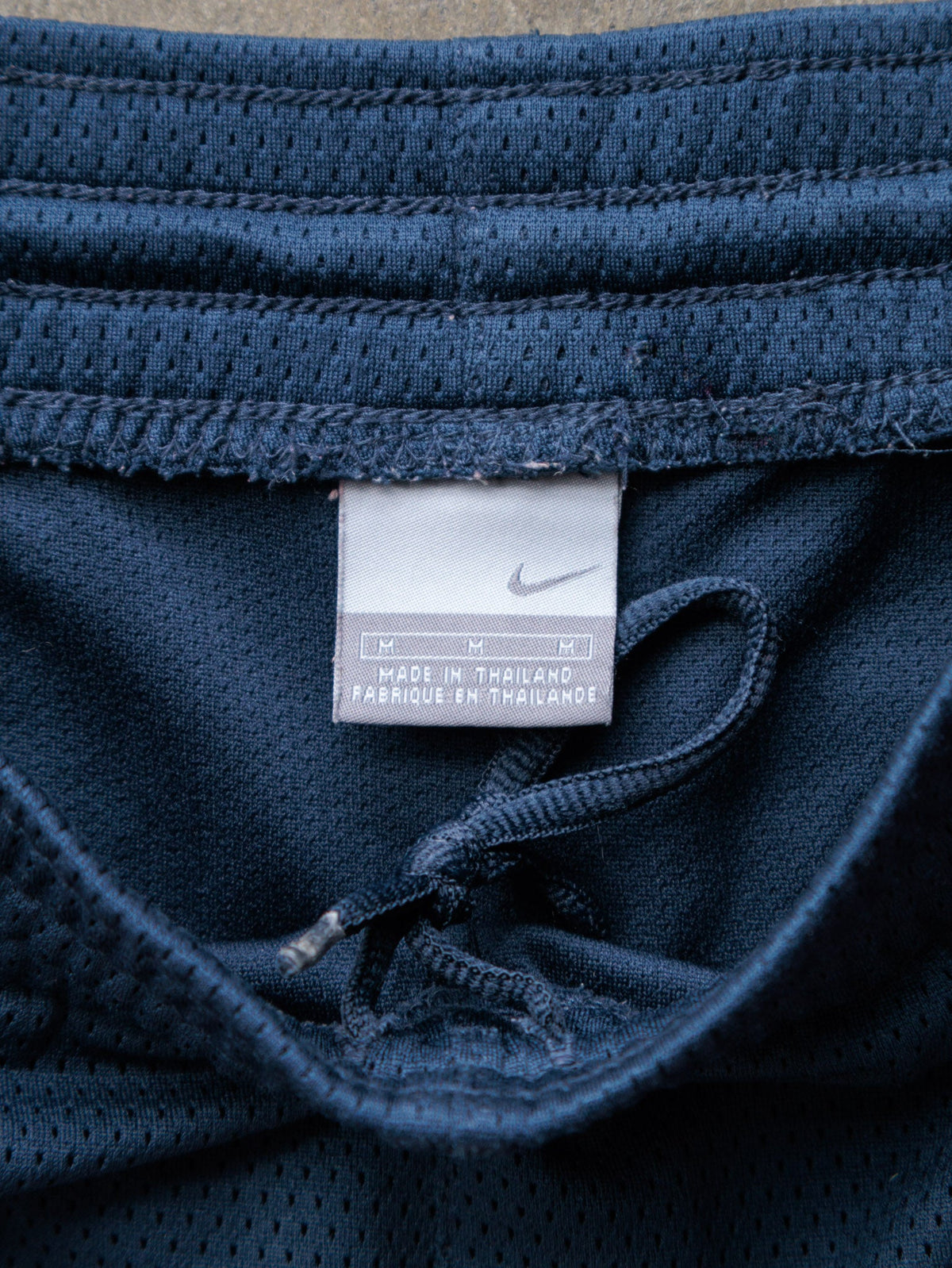 Vintage 00s Navy Nike Mesh Shorts (M)