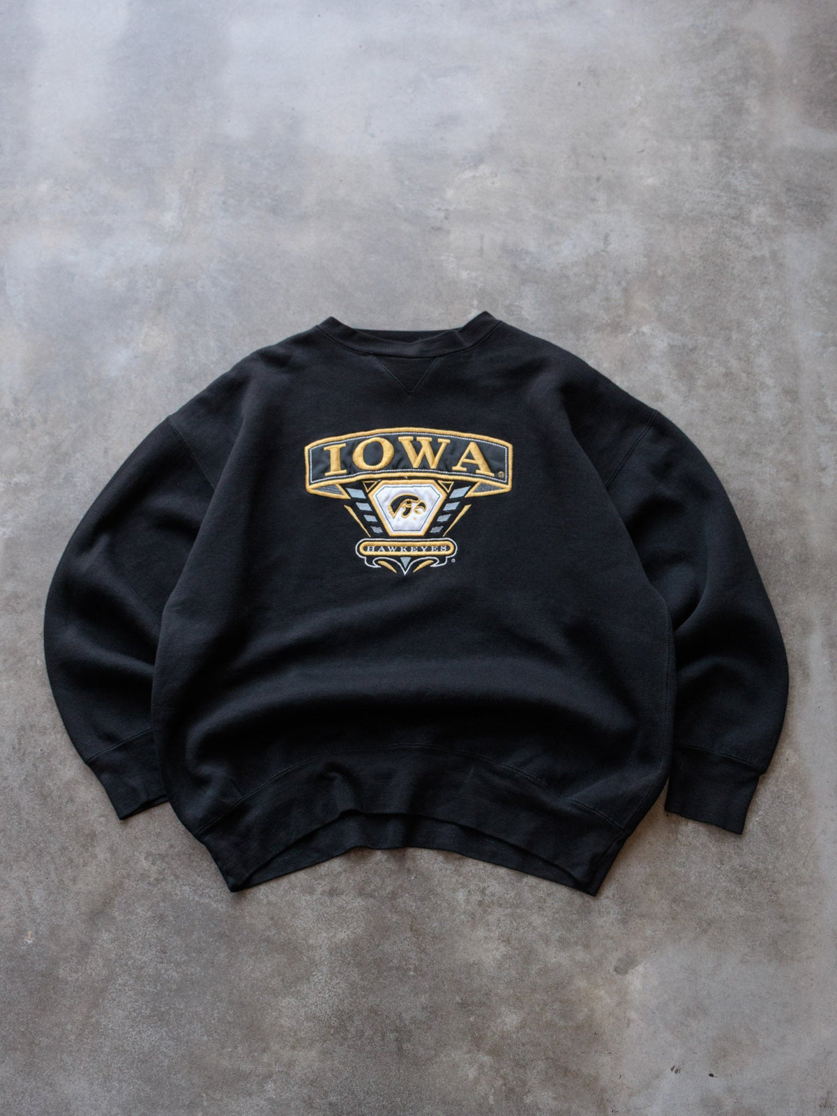Vintage 00s Black Iowa Hawkeyes Sweatshirt (XL)