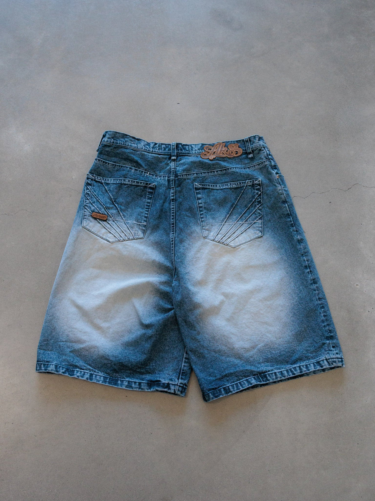 Vintage 00s Blue Akademiks Denim Shorts (W38)