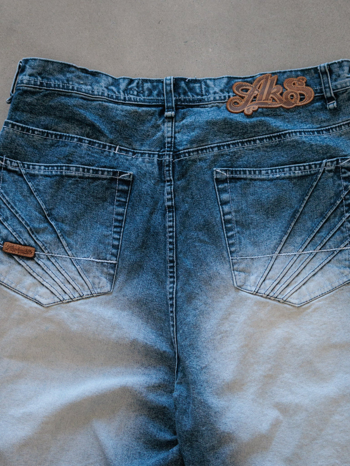 Vintage 00s Blue Akademiks Denim Shorts (W38)