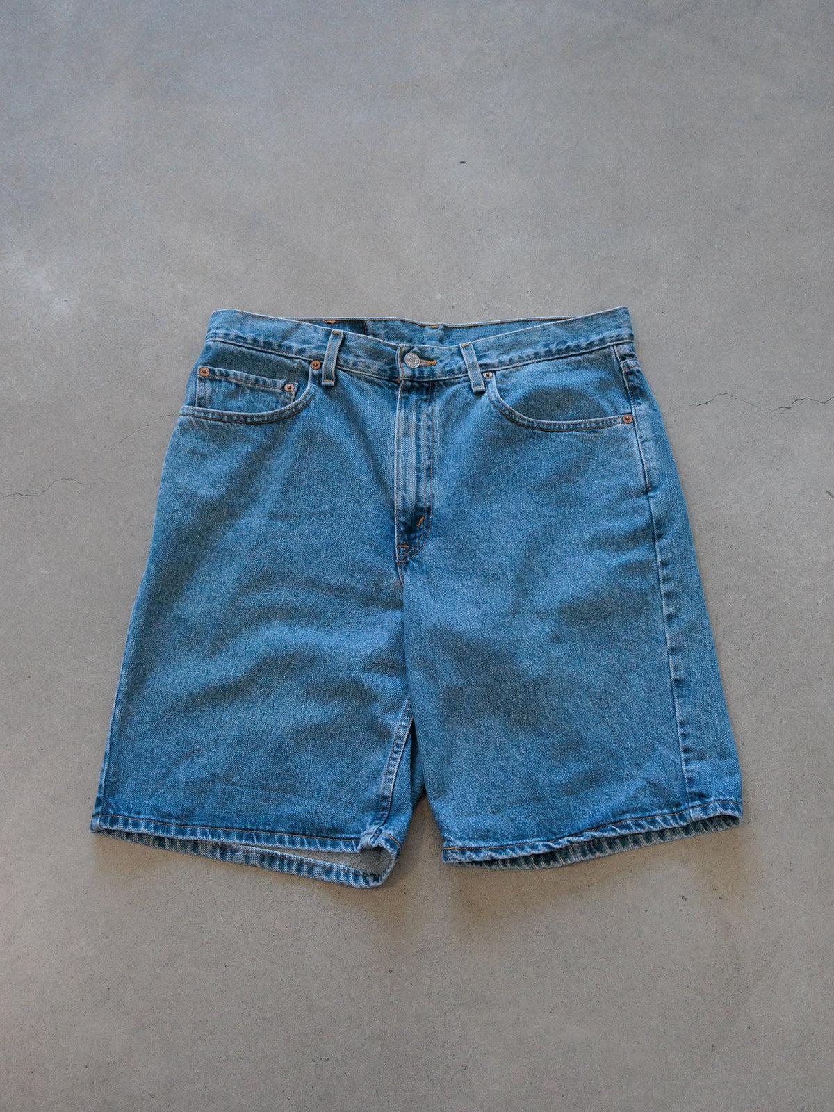 Vintage Blue Levi's 550 Denim Shorts (W34)