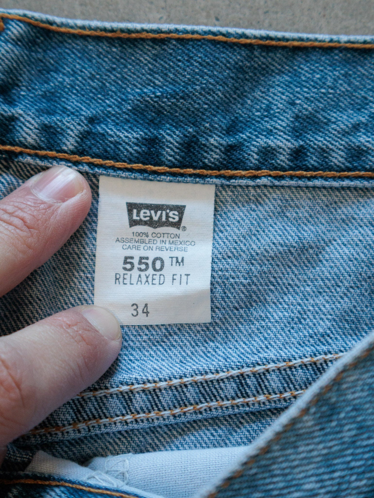 Vintage Blue Levi's 550 Denim Shorts (W34)