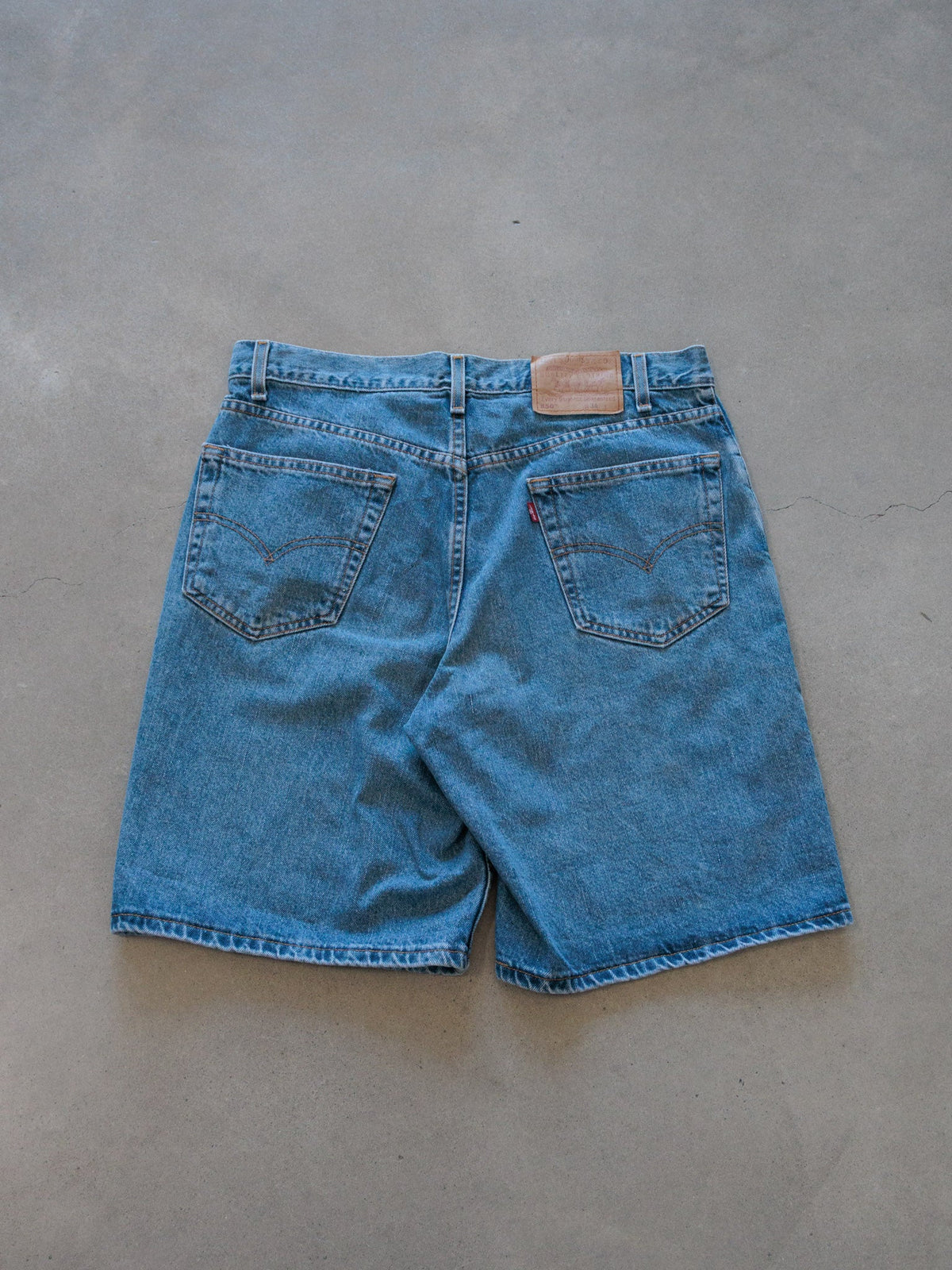 Vintage Blue Levi's 550 Denim Shorts (W34)