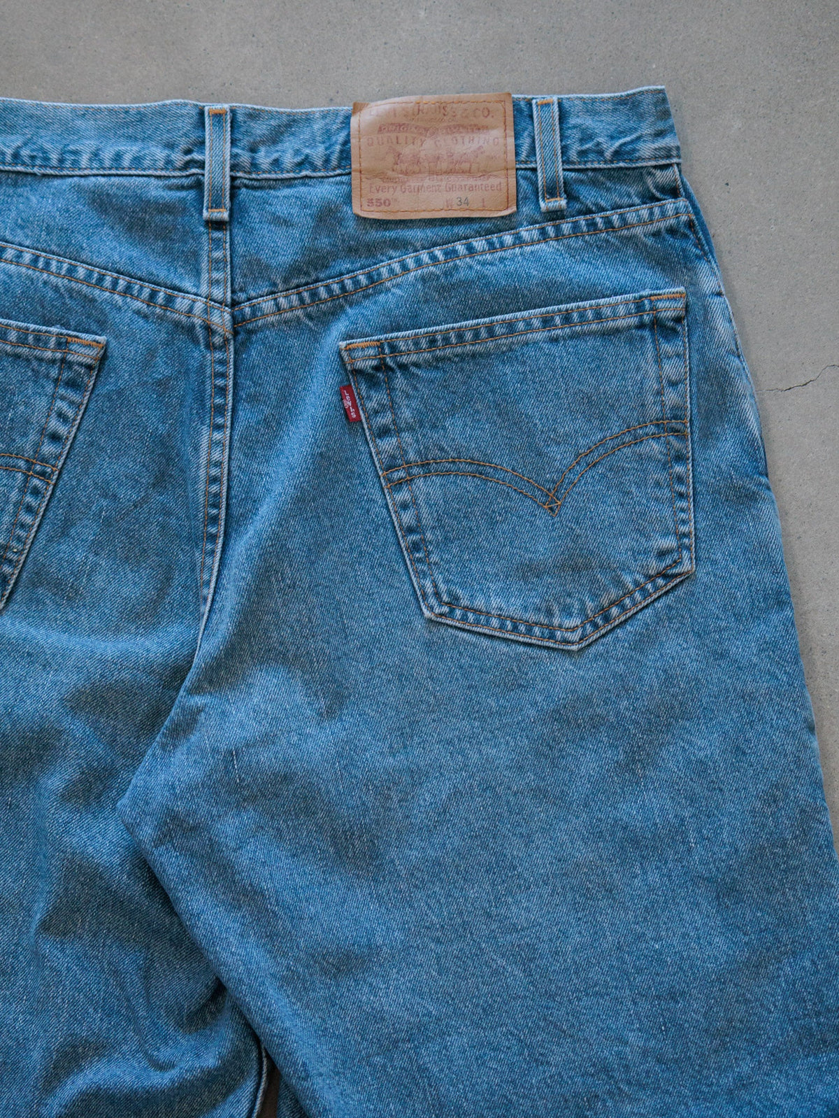 Vintage Blue Levi's 550 Denim Shorts (W34)