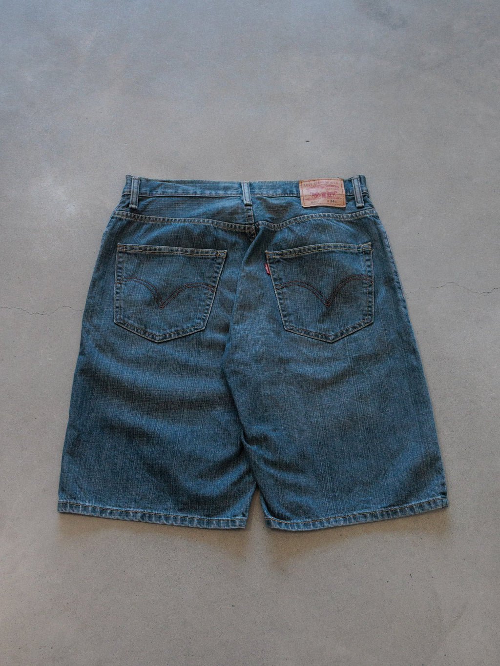 Vintage Blue Levi's 569 Denim Shorts (W34)