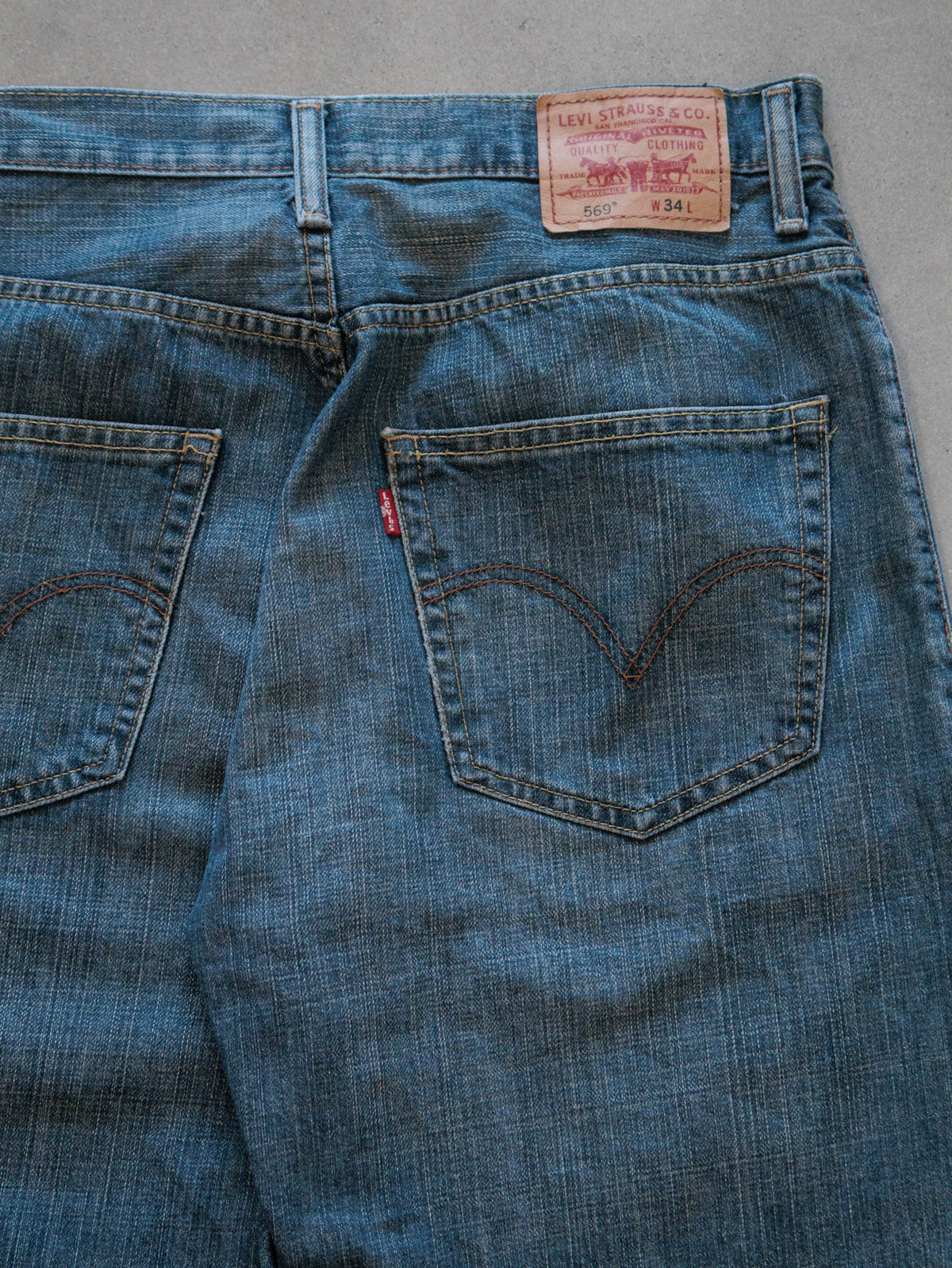 Vintage Blue Levi's 569 Denim Shorts (W34)