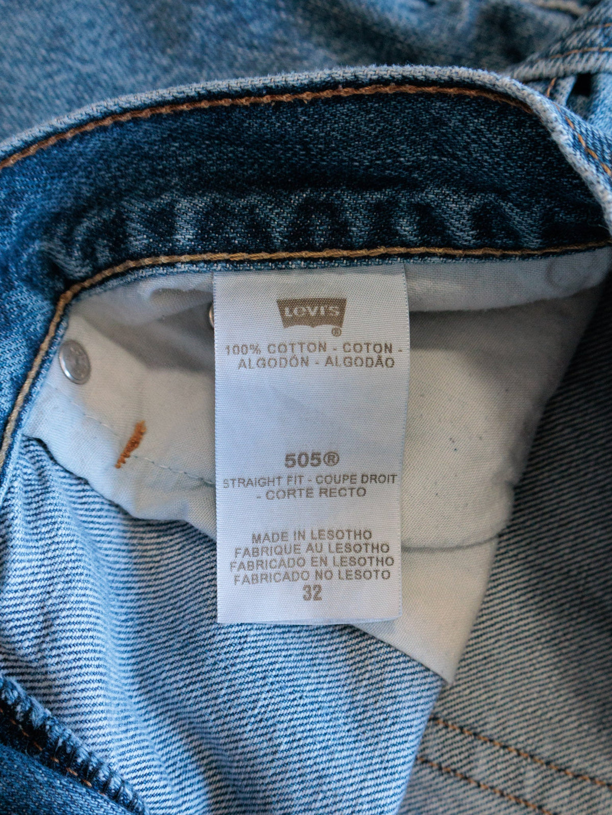 Vintage Blue Levi's 505 Denim Shorts (W32)