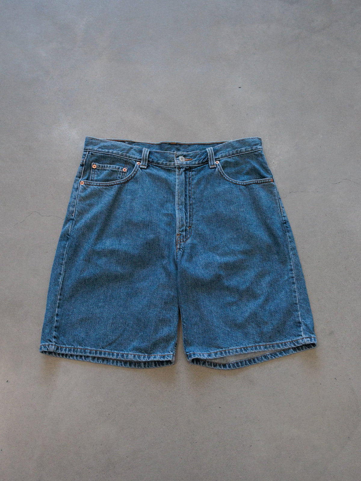 Vintage Blue Levi's 550 Denim Shorts (W36)