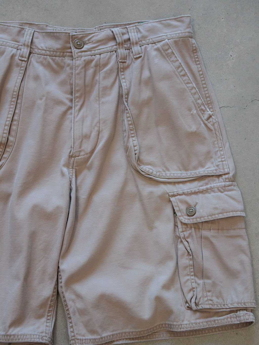 Vintage Beige Cargo Shorts (W34)