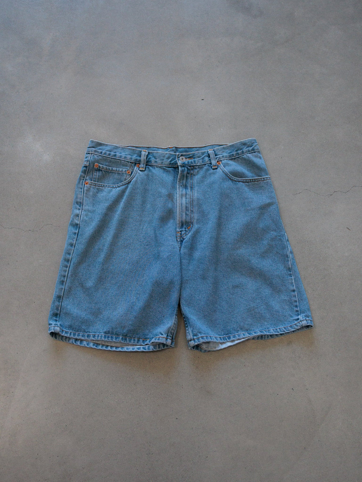 Vintage 00s Blue Levi's 550 Denim Shorts (W36)