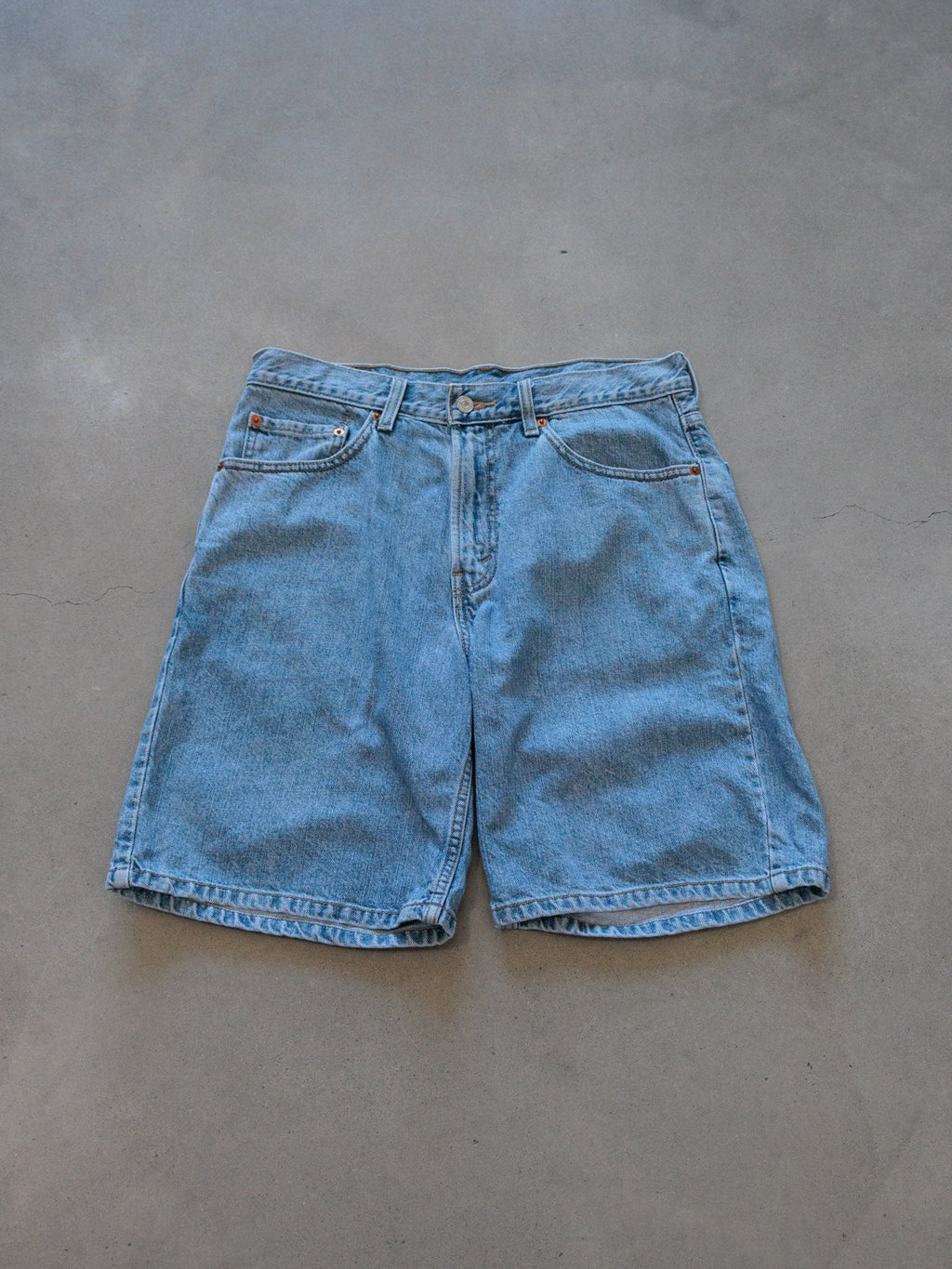 Vintage 00s Blue Levi's Denim Shorts (W33)