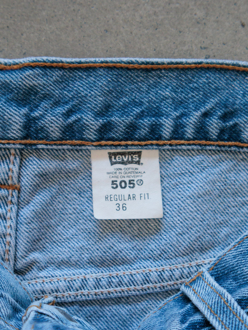 Vintage 00s Blue Levi's 505 Denim Shorts (W36)
