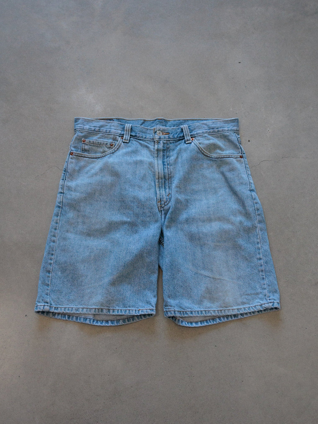 Vintage 00s Blue Levi's 550 Denim Shorts (W36)