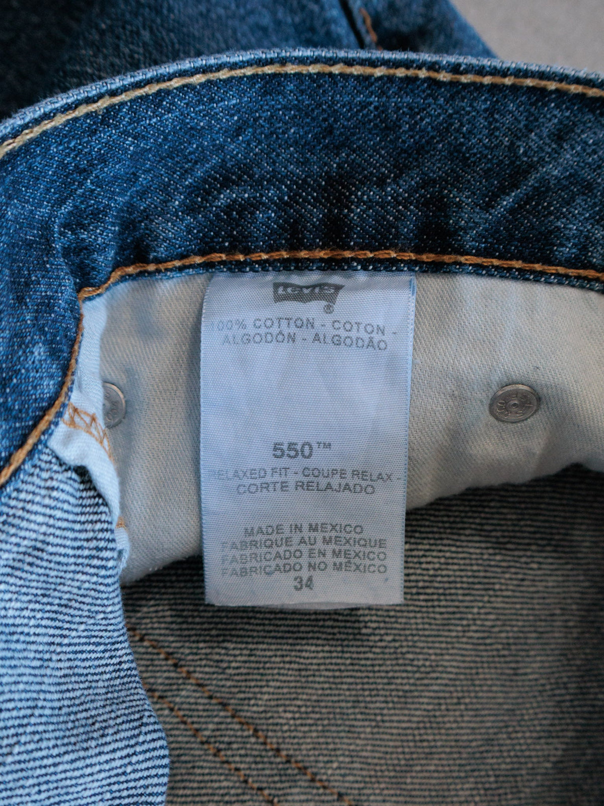 Vintage Blue Levi's 550 Denim Shorts (W34)