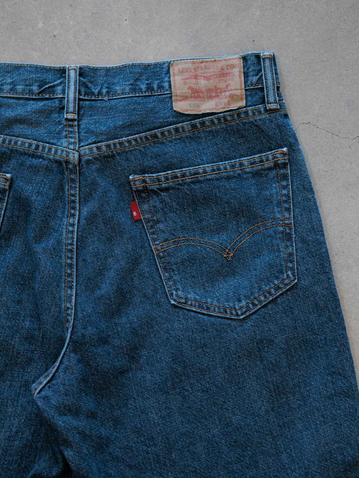 Vintage Blue Levi's 550 Denim Shorts (W34)