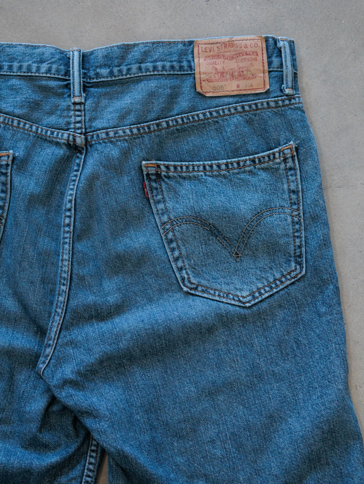 Vintage 00s Blue Levi's 505 Denim Shorts (W36)