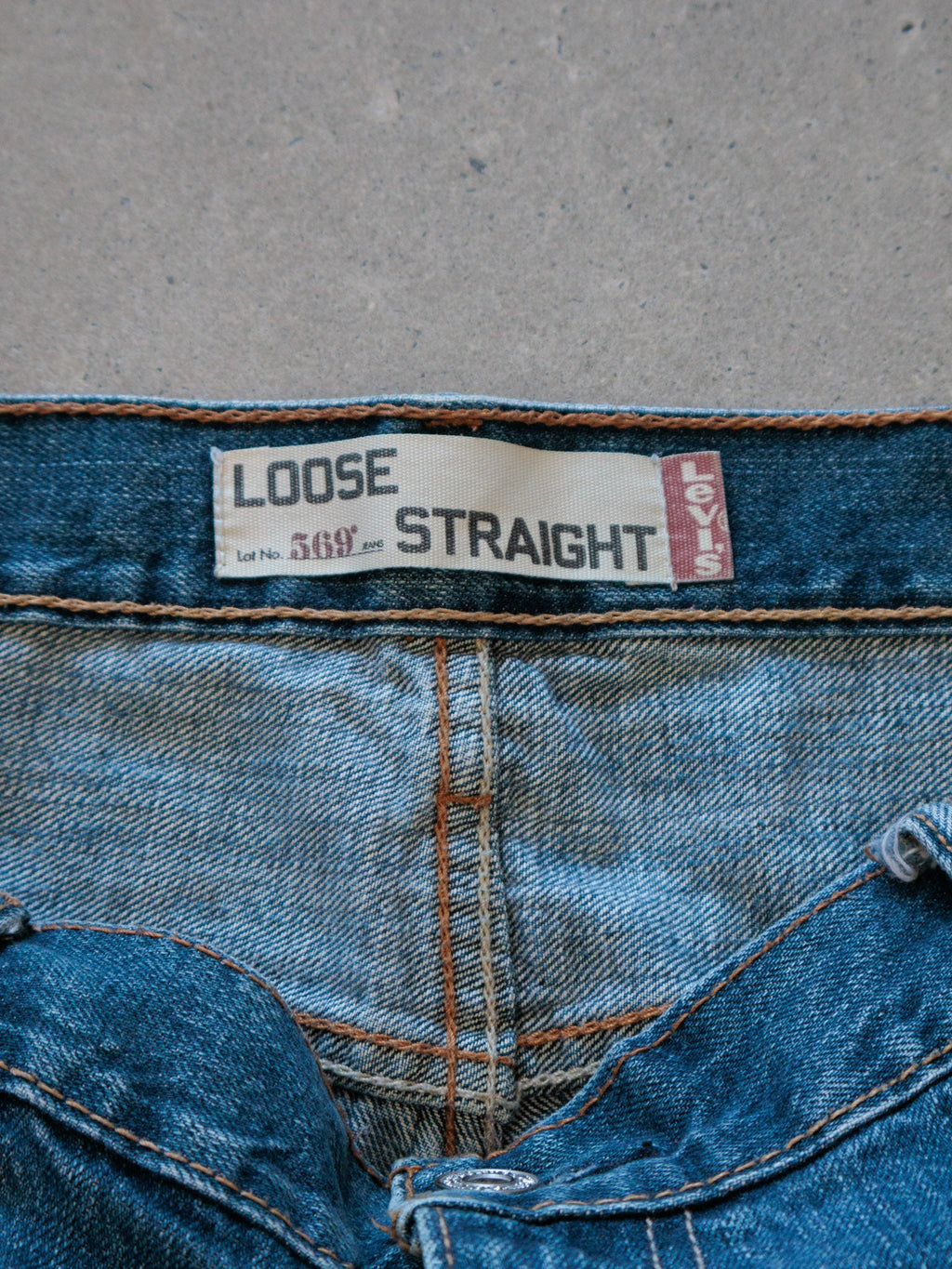 Vintage 00s Blue Levi's Denim Shorts (W36)
