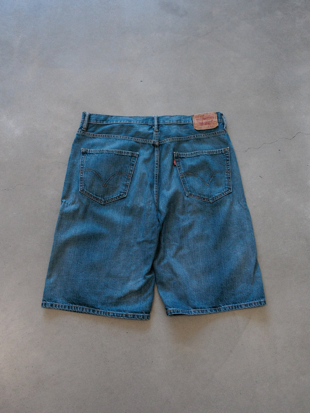Vintage 00s Blue Levi's Denim Shorts (W36)