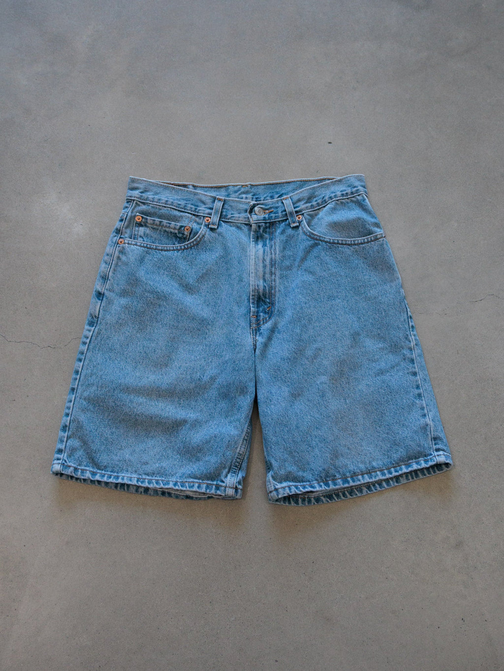 Vintage 00s Blue Levi's 550 Denim Shorts (W32)