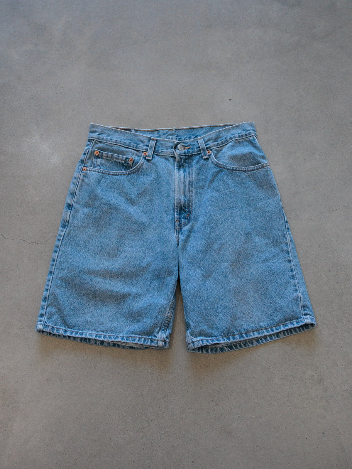 Vintage 00s Blue Levi's 550 Denim Shorts (W32)