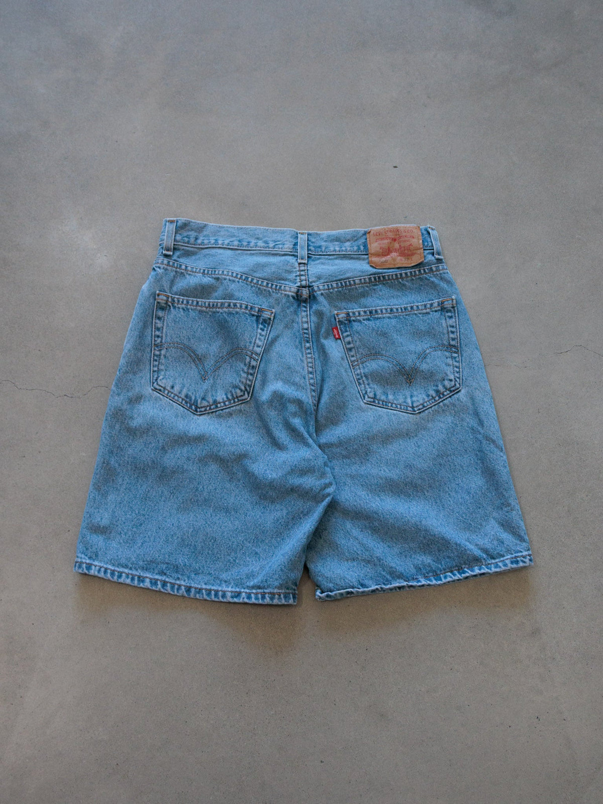 Vintage 00s Blue Levi's 550 Denim Shorts (W32)