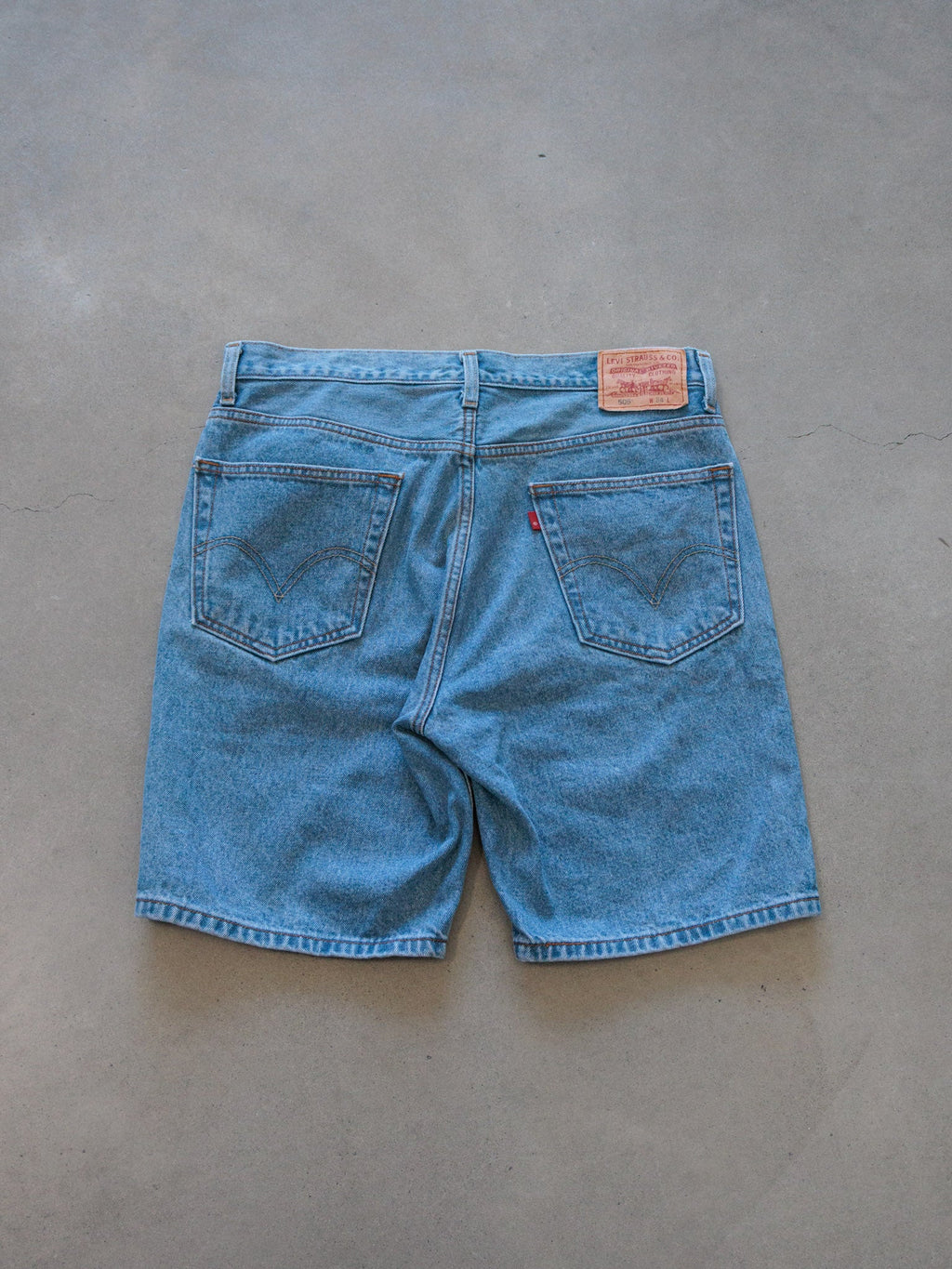 Vintage 00s Blue Levi's 505 Denim Shorts (W34)