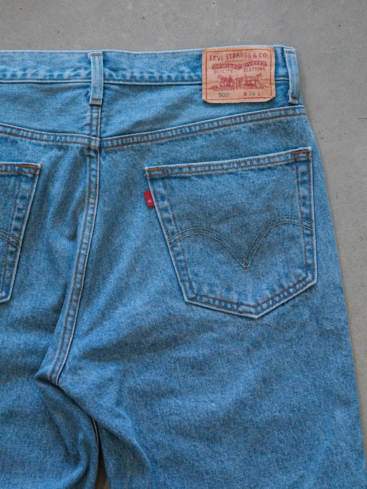 Vintage 00s Blue Levi's 505 Denim Shorts (W34)