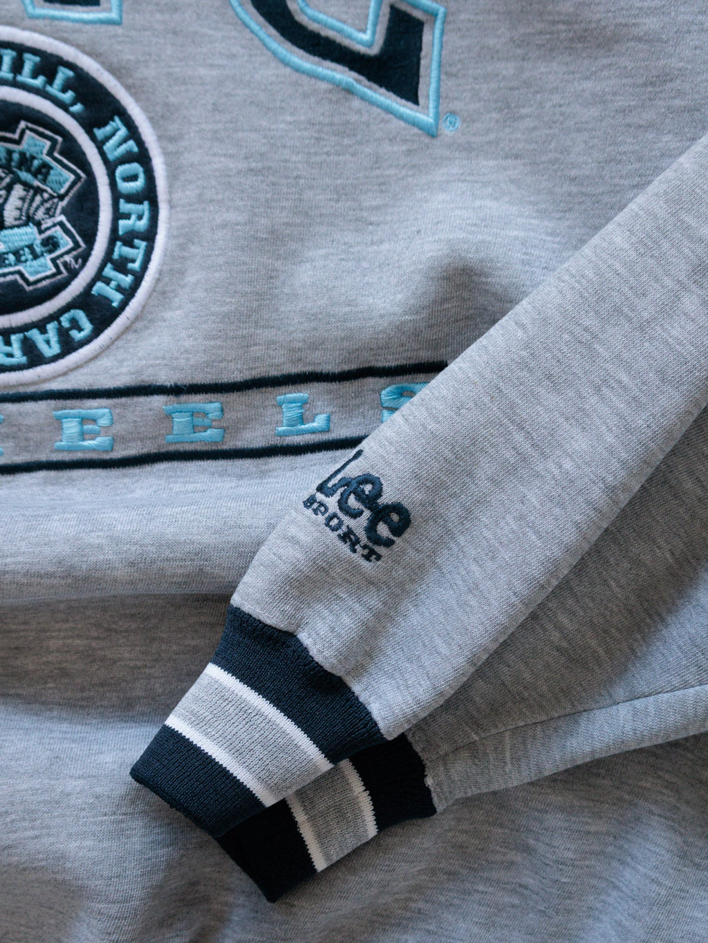 Vintage 90s Lee Sport UNC Tar Heels Sweatshirt (L)