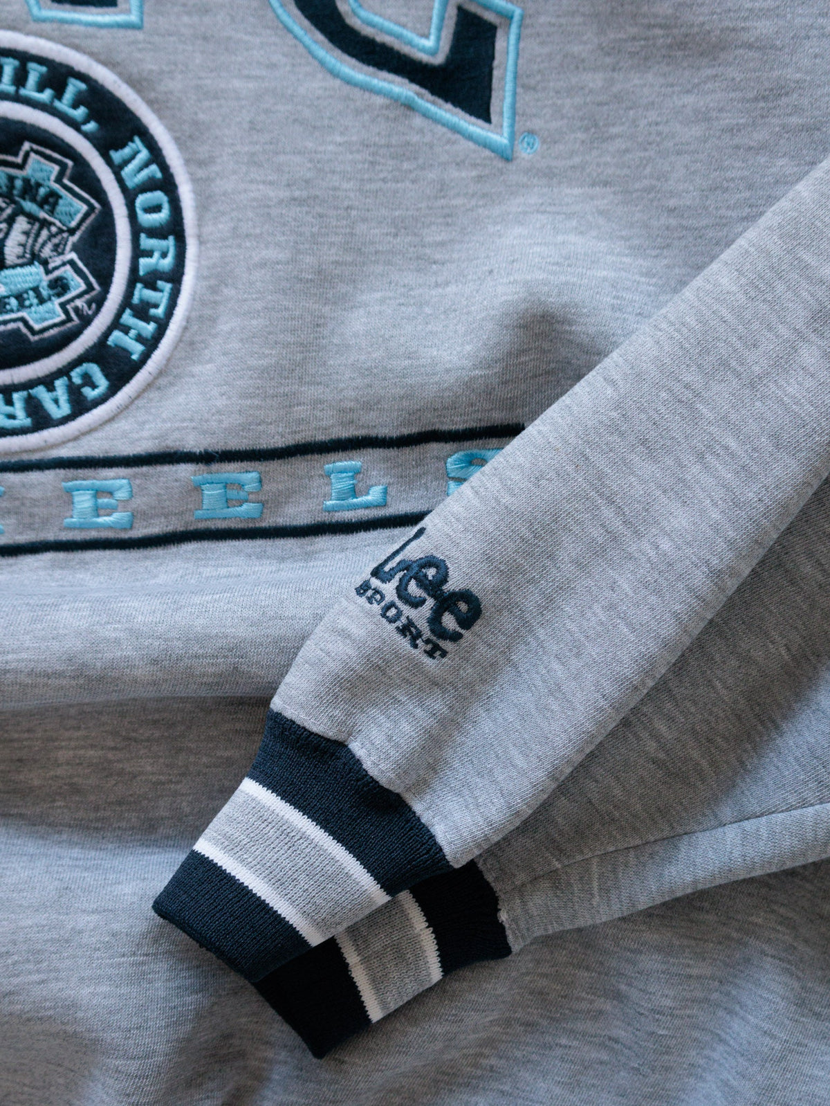 Vintage 90s Lee Sport UNC Tar Heels Sweatshirt (L)