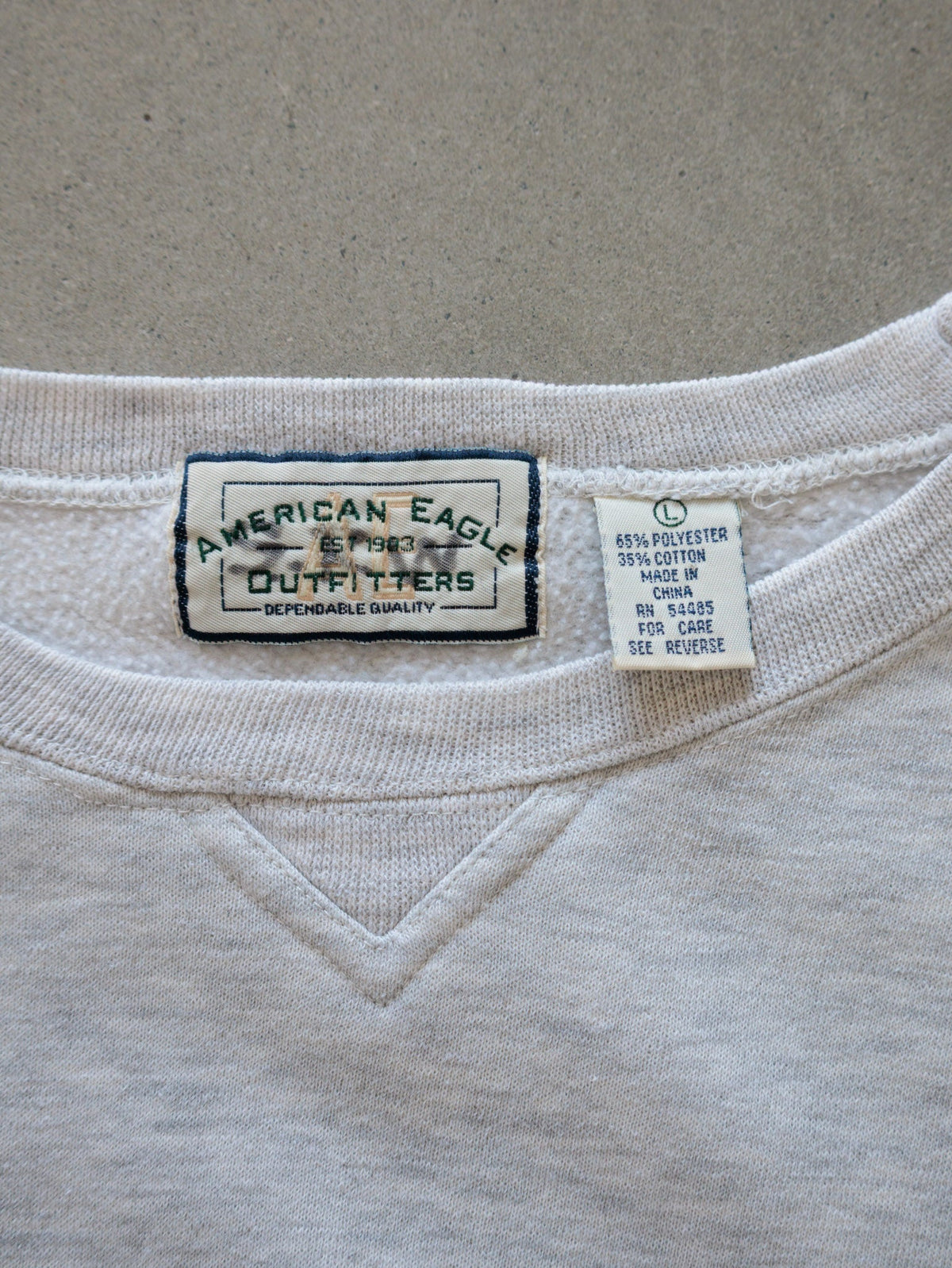 Vintage 90s Grey American Eagle Outfitters Sweatshirt (L)