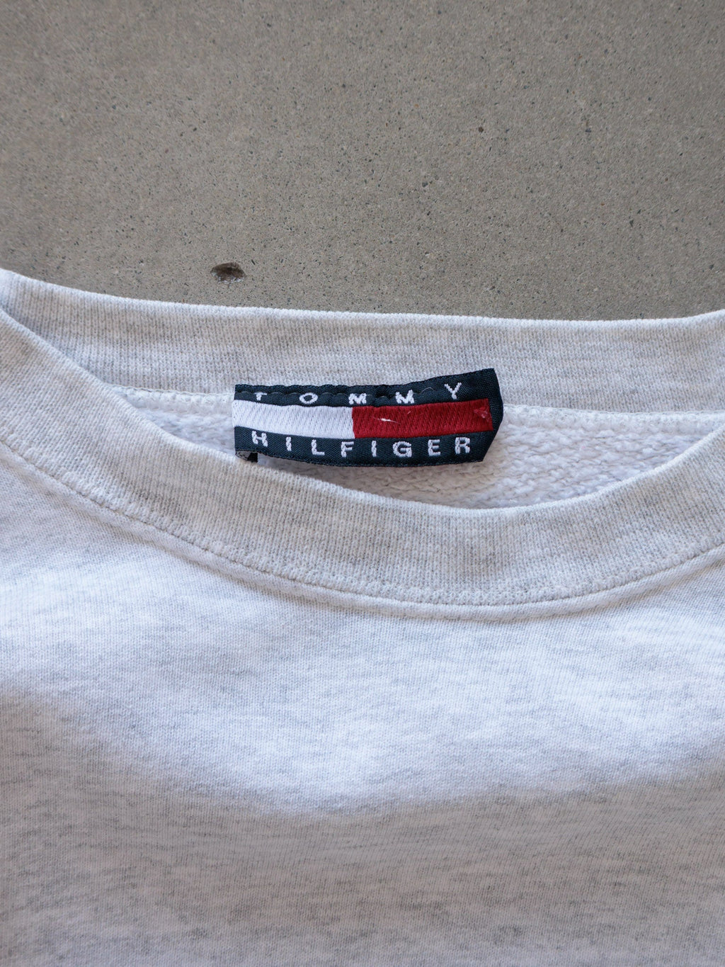 Vintage 90s Grey Tommy Hilfiger Crest Sweatshirt (L)